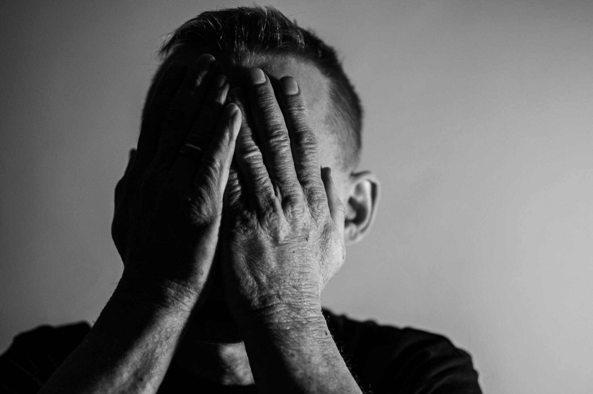 Η βαρηκοΐα σχετίζεται με την κατάθλιψη Η βαρηκοΐα σχετίζεται με την κατάθλιψη
