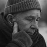 Ακουστικό βαρηκοΐας τον χειμώνα και προστασία από κρύο και υγρασία